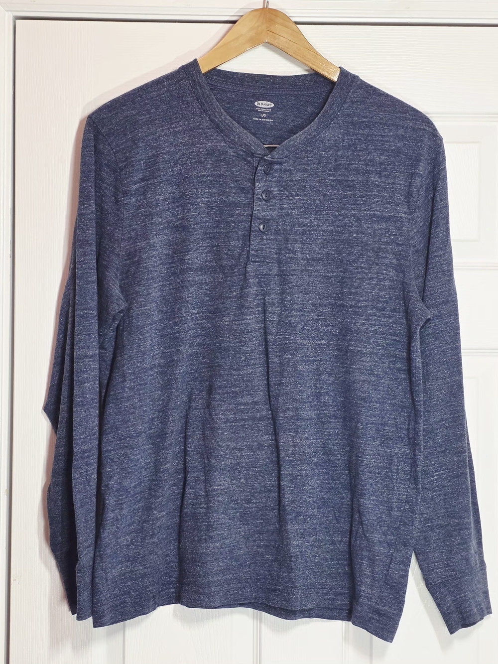Old Navy Men's Henley Size L Blue Long Sleeve Shirt